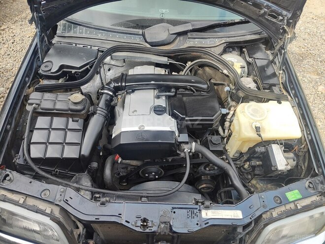 Mercedes C 180 1997, 300,000 km - 1.8 l - Salyan