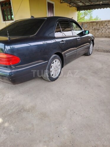 Mercedes E 240 1998, 467,000 km - 2.4 l - Sabirabad