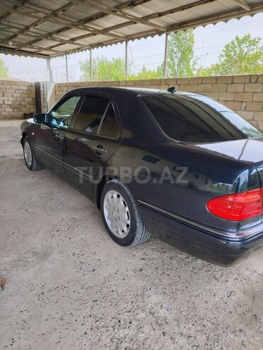 Mercedes E 240 1998, 467,000 km - 2.4 l - Sabirabad