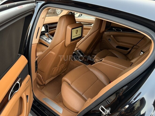 Porsche Panamera Turbo-13