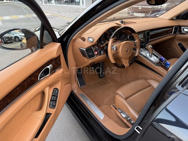 Porsche Panamera Turbo-9