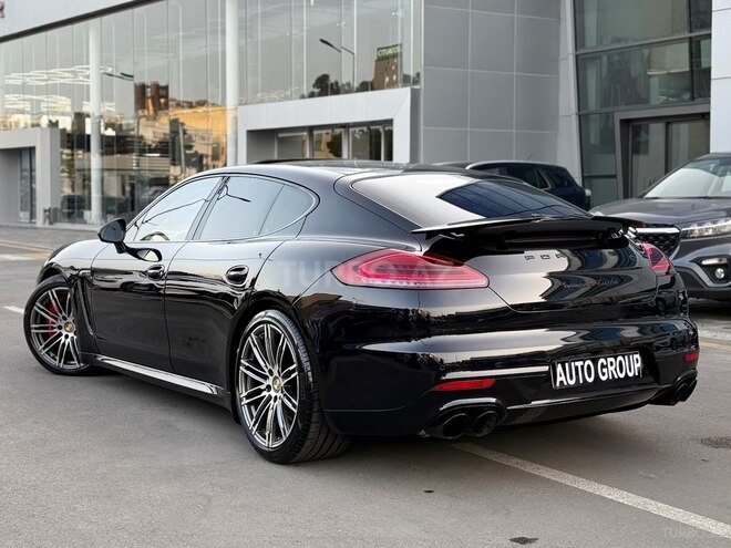 Porsche Panamera Turbo-4