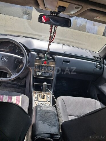 Mercedes E 220 d 2001, 999,999 km - 2.2 l - Bakı