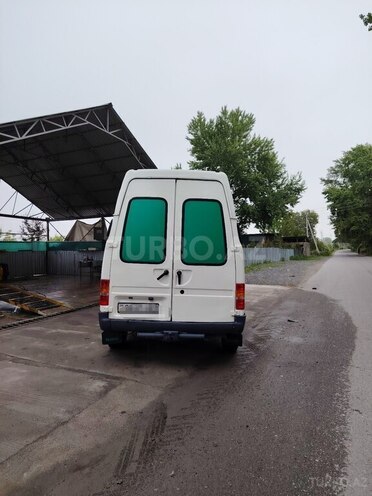Ford Transit-14