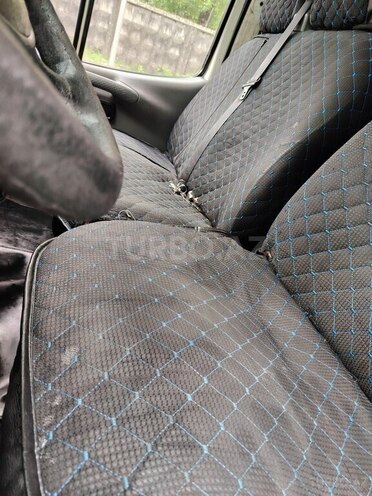 Ford Transit-13