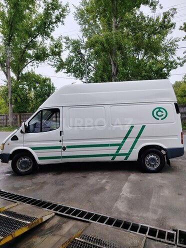 Ford Transit-12