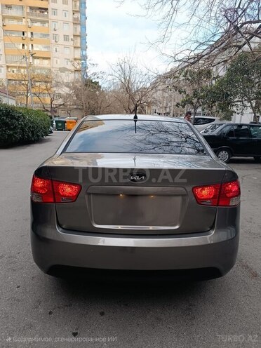 Kia Cerato 2011, 208,000 km - 1.6 l - Quba