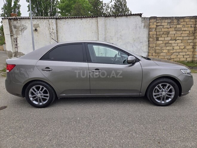 Kia Cerato 2011, 208,000 km - 1.6 l - Quba