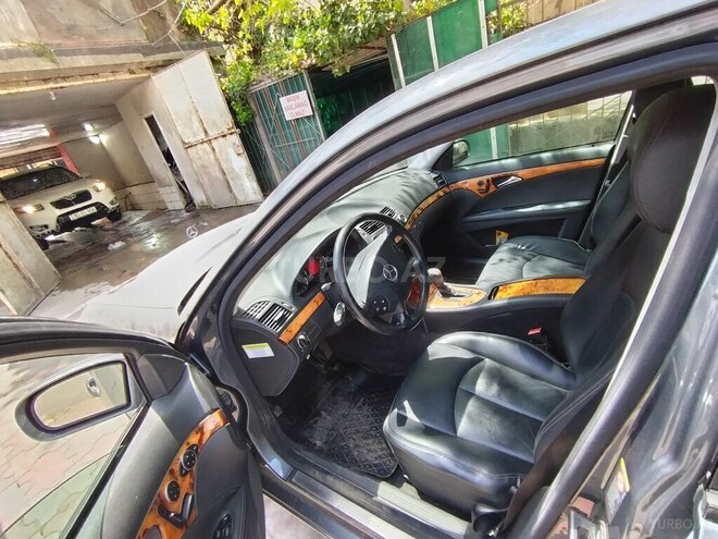 Mercedes E 350 2005, 223,908 km - 3.5 l - Bakı