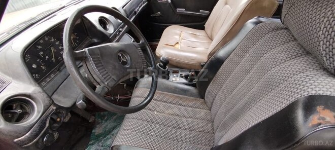 Mercedes E 250 1985, 250,000 km - 2.5 л - Qəbələ