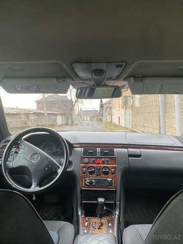 Mercedes E 220 d 2000, 450,000 km - 2.2 l - Zaqatala