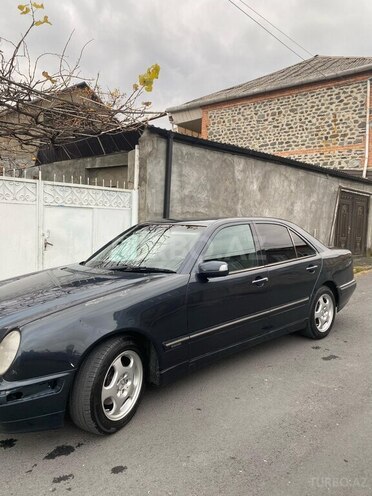 Mercedes E 220 d 2000, 450,000 km - 2.2 l - Zaqatala