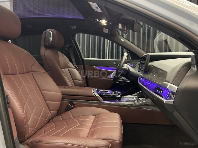BMW i7 2023, 15,000 km - 0.0 l - Bakı