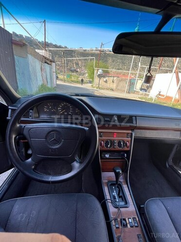 Mercedes E 200 1995, 125,200 km - 2.0 l - Bakı