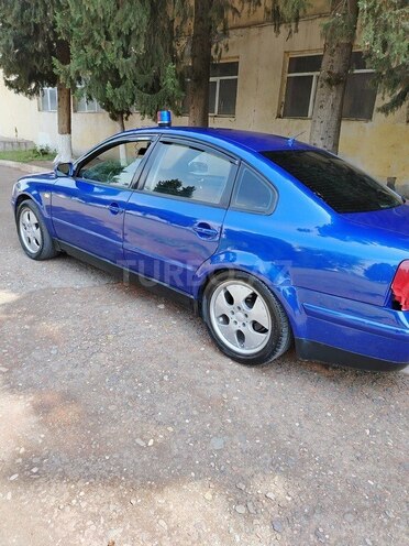 Volkswagen Passat 1999, 432,663 km - 1.8 l - Qazax