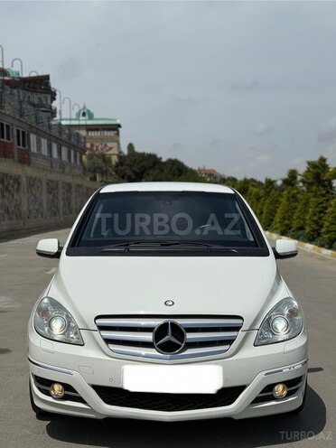 Mercedes B 180 2010, 104,000 km - 1.7 л - Bakı