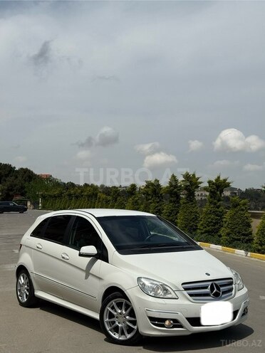 Mercedes B 180 2010, 104,000 km - 1.7 л - Bakı