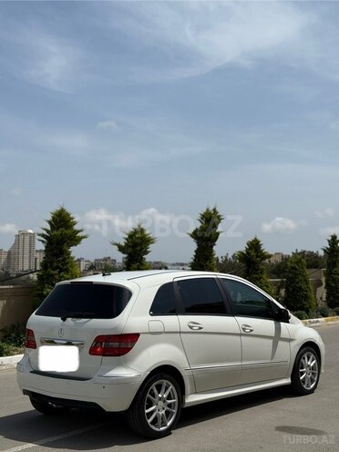 Mercedes B 180 2010, 104,000 km - 1.7 л - Bakı