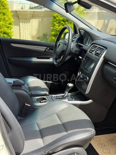 Mercedes B 180 2010, 104,000 km - 1.7 л - Bakı