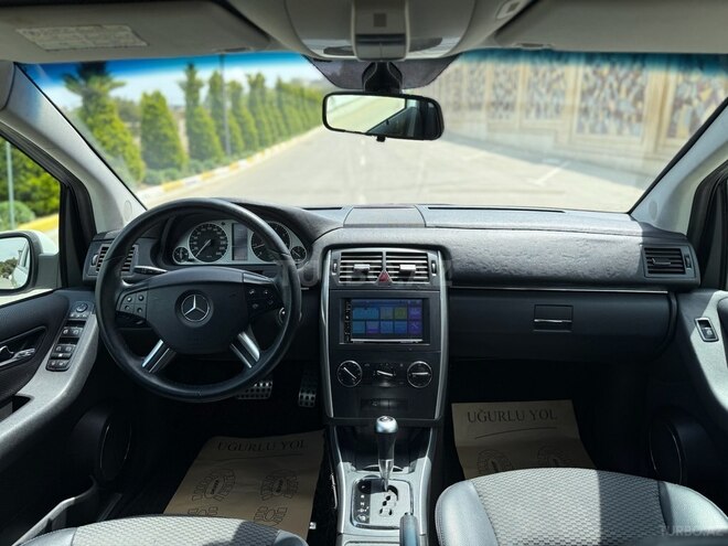 Mercedes B 180 2010, 104,000 km - 1.7 л - Bakı