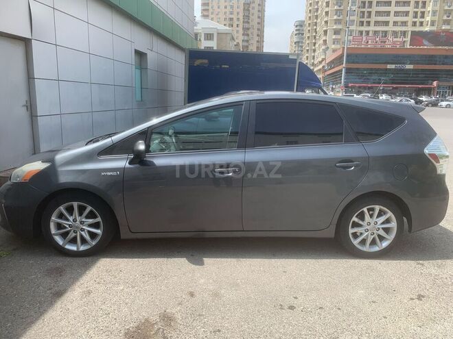 Toyota Prius V 2011, 241,402 km - 1.8 л - Bakı
