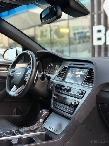 Hyundai Sonata-9