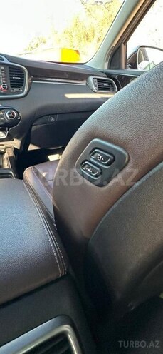Kia Sorento-12