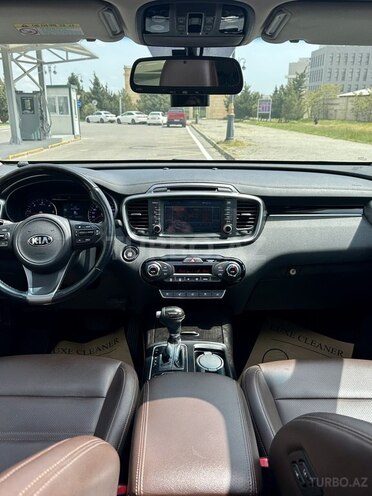 Kia Sorento-8