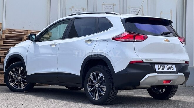 Chevrolet Tracker-5