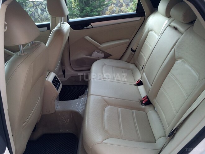 Volkswagen Passat 2013, 320,000 km - 2.5 l - Bakı