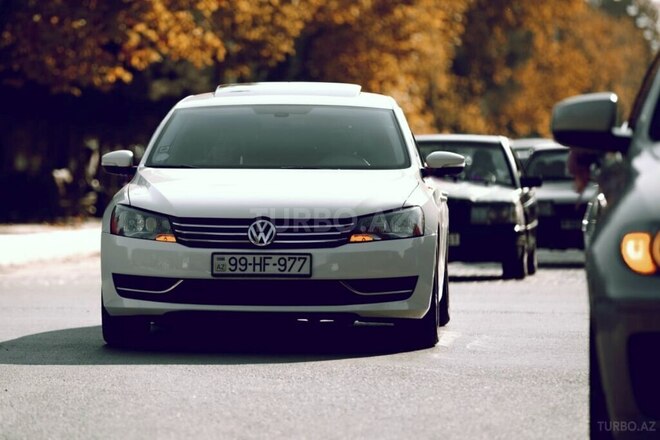 Volkswagen Passat 2013, 320,000 km - 2.5 l - Bakı