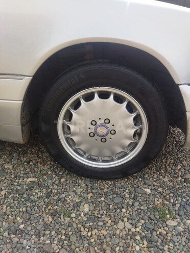 Mercedes S 320 1996, 325,788 km - 3.2 l - Salyan