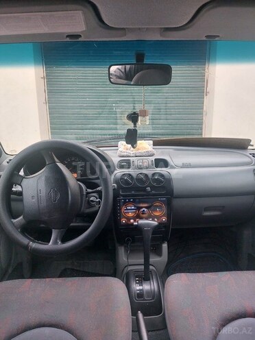 Nissan Micra-2