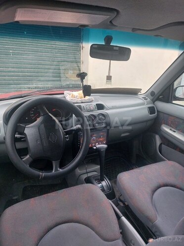 Nissan Micra-5