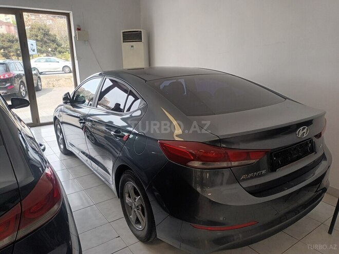 Hyundai Avante-2