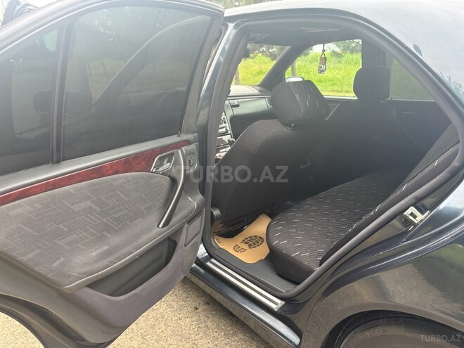 Mercedes E 220 d 2001, 811,700 km - 2.2 l - Masallı