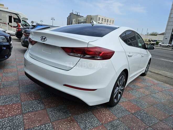 Hyundai Elantra 2017, 209,215 km - 2.0 л - Bakı
