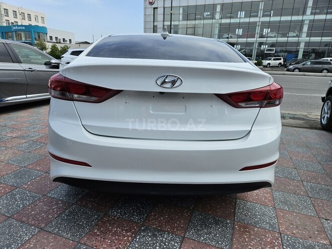 Hyundai Elantra 2017, 209,215 km - 2.0 л - Bakı