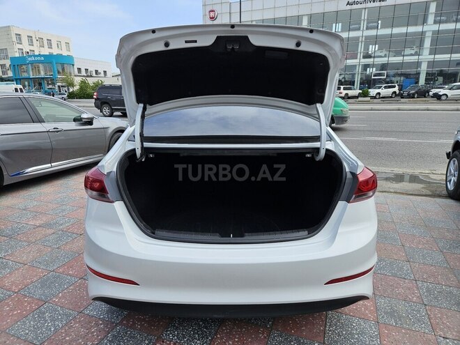 Hyundai Elantra 2017, 209,215 km - 2.0 л - Bakı
