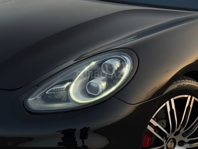 Porsche Panamera GTS-5