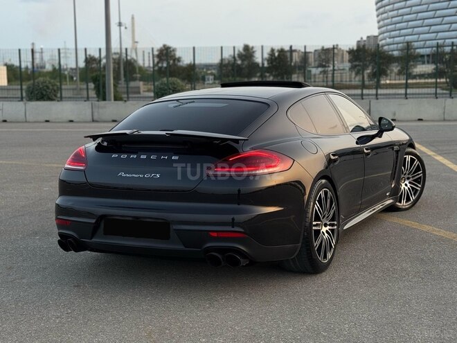 Porsche Panamera GTS-9