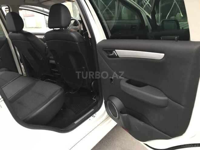 Mercedes B 180 2012, 75,000 km - 1.6 л - Sumqayıt
