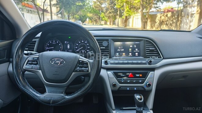 Hyundai Elantra 2017, 113,000 km - 2.0 l - Bakı