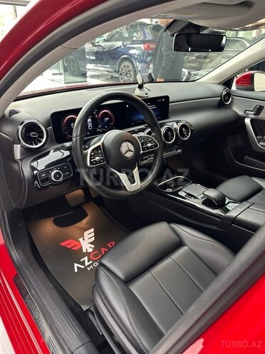 Mercedes A 220-13