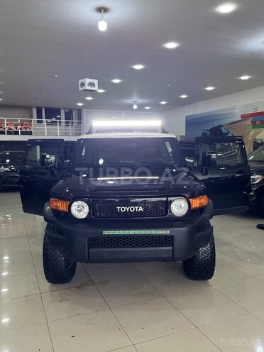 Toyota FJ Cruiser 2009, 256,000 km - 4.0 l - Bakı