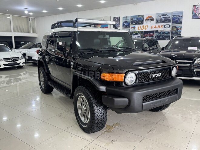 Toyota FJ Cruiser 2009, 256,000 km - 4.0 l - Bakı