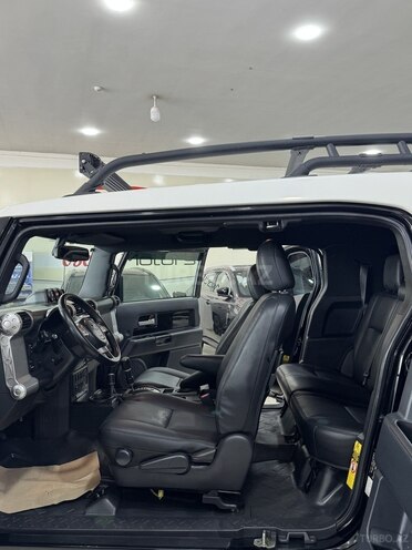 Toyota FJ Cruiser 2009, 256,000 km - 4.0 l - Bakı