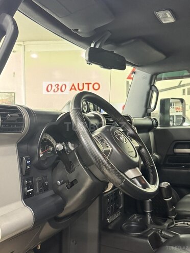 Toyota FJ Cruiser 2009, 256,000 km - 4.0 l - Bakı