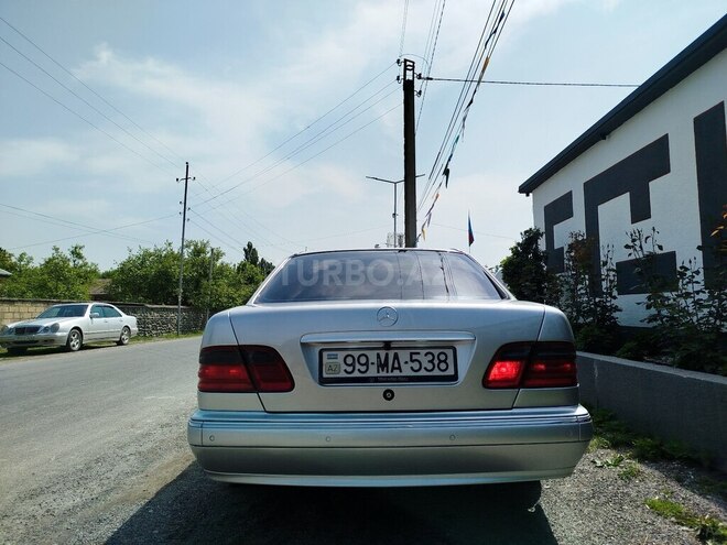 Mercedes E 320 2001, 333,151 km - 3.2 l - Balakən