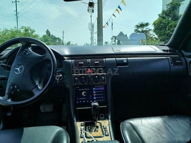 Mercedes E 320 2001, 333,151 km - 3.2 l - Balakən